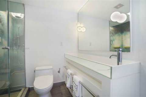 Condo in Miami Beach, Florida  № 1938635 - photo 15