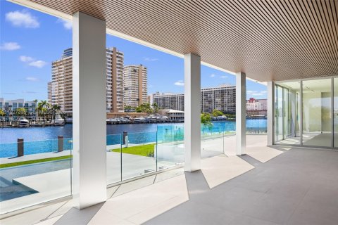 House in Hallandale Beach, Florida 7 bedrooms № 1987981 - photo 12