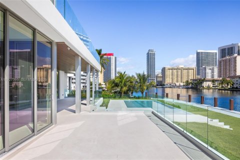 House in Hallandale Beach, Florida 7 bedrooms № 1987981 - photo 11