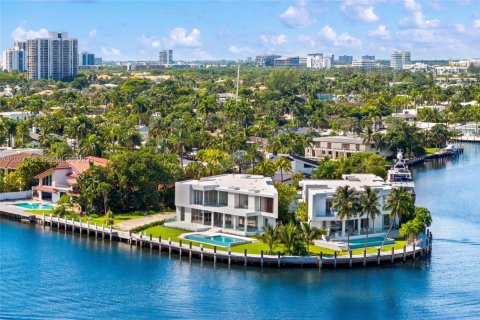 House in Hallandale Beach, Florida 7 bedrooms № 1987981 - photo 16