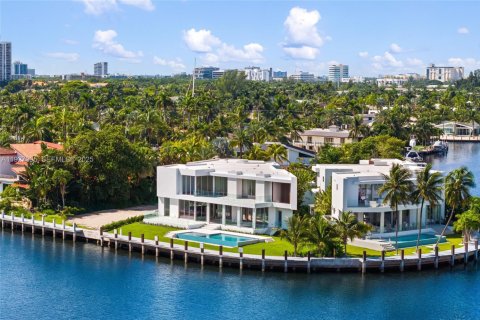 House in Hallandale Beach, Florida 7 bedrooms № 1987981 - photo 15