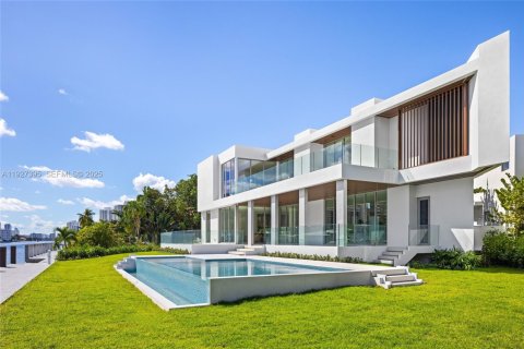 House in Hallandale Beach, Florida 7 bedrooms № 1987981 - photo 3