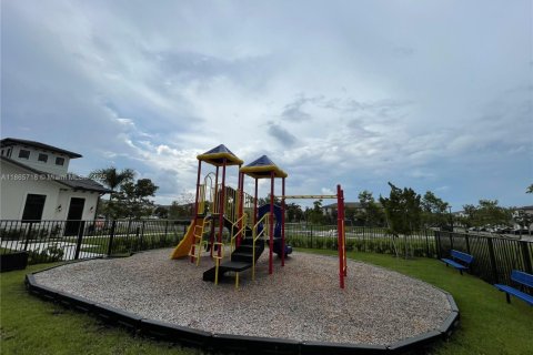 House in Homestead, Florida 3 bedrooms, 123.37 sq.m. № 1897363 - photo 25