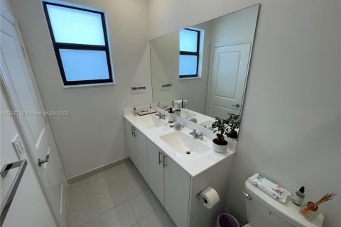 House in Homestead, Florida 3 bedrooms, 123.37 sq.m. № 1897363 - photo 19