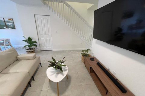 House in Homestead, Florida 3 bedrooms, 123.37 sq.m. № 1897363 - photo 4