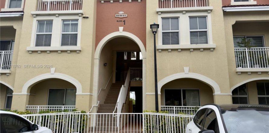Condo in Doral, Florida, 3 bedrooms  № 2041185