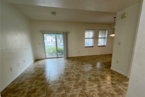 Condo in Doral, Florida, 3 bedrooms  № 2041185 - photo 2