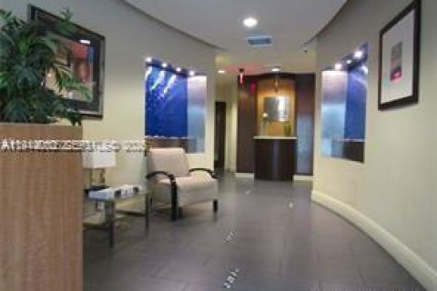 Снять в аренду кондоминиум в Саут-Майами, Флорида 1 спальня, 60.57м2, № 2000850 - фото 2