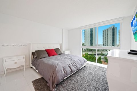 Condo in Sunny Isles Beach, Florida, 3 bedrooms  № 1993213 - photo 15