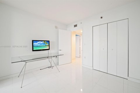 Condo in Sunny Isles Beach, Florida, 3 bedrooms  № 1993213 - photo 23