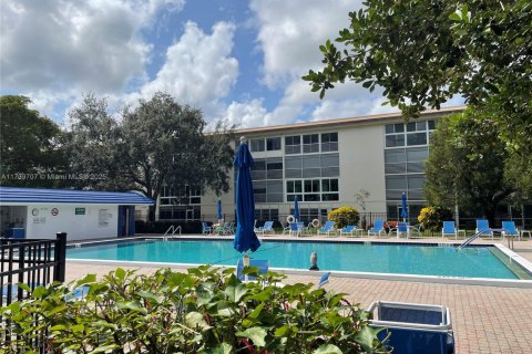 Condo in Coconut Creek, Florida, 2 bedrooms  № 1864307 - photo 26