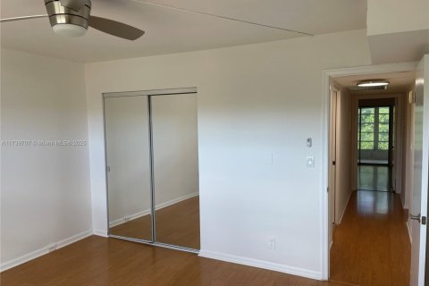 Condo in Coconut Creek, Florida, 2 bedrooms  № 1864307 - photo 12