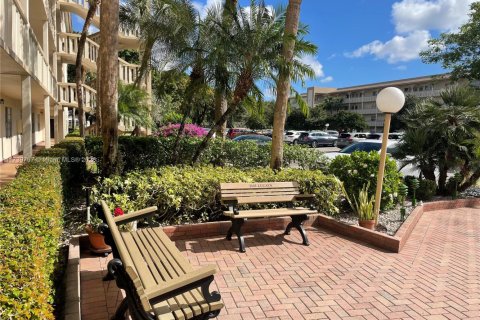 Condo in Coconut Creek, Florida, 2 bedrooms  № 1864307 - photo 2