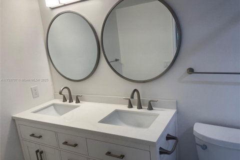 Condo in Coconut Creek, Florida, 2 bedrooms  № 1864307 - photo 18