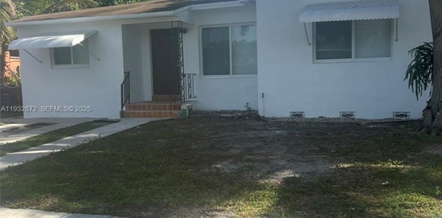 Дом в Норт-Майами, Флорида 3 спальни № 2034974