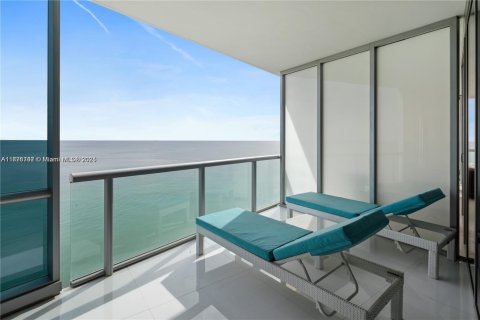 Condominio en Sunny Isles Beach, Florida, 1 dormitorio  № 2014060