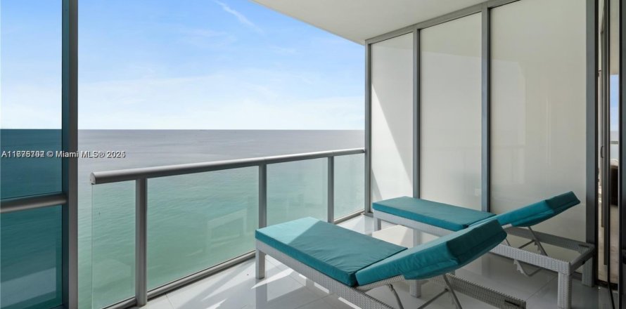 Condominio en Sunny Isles Beach, Florida, 1 dormitorio  № 2014060