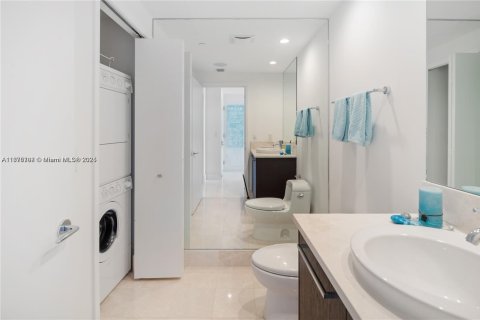 Condominio en venta en Sunny Isles Beach, Florida, 1 dormitorio, 79.71 m2 № 2014060 - foto 14