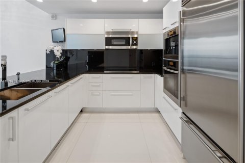 Condominio en venta en Sunny Isles Beach, Florida, 1 dormitorio, 79.71 m2 № 2014060 - foto 9