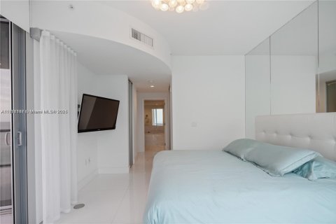 Condominio en venta en Sunny Isles Beach, Florida, 1 dormitorio, 79.71 m2 № 2014060 - foto 12