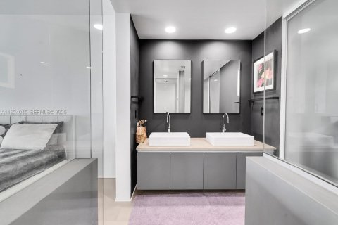 Купить кондоминиум в Майами, Флорида 2 спальни, 166.67м2, № 1982595 - фото 17