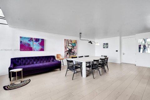 Купить кондоминиум в Майами, Флорида 2 спальни, 166.67м2, № 1982595 - фото 3