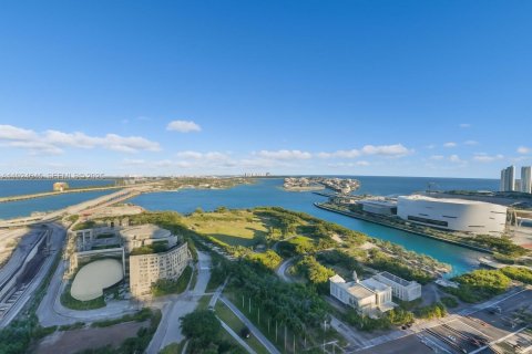 Купить кондоминиум в Майами, Флорида 2 спальни, 166.67м2, № 1982595 - фото 23