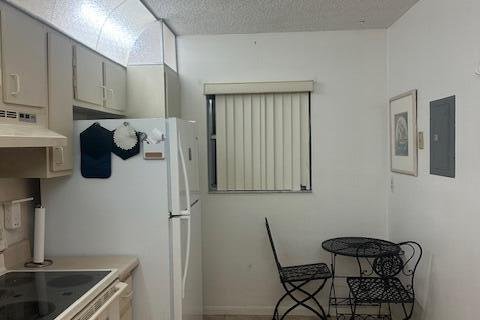 Condo in Delray Beach, Florida, 2 bedrooms  № 2249217 - photo 9