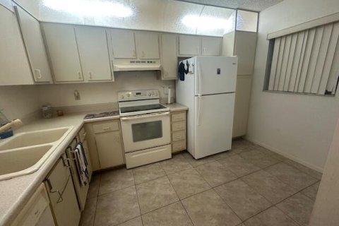 Condo in Delray Beach, Florida, 2 bedrooms  № 2249217 - photo 8