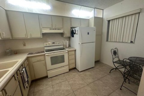 Condo in Delray Beach, Florida, 2 bedrooms  № 2249217 - photo 12