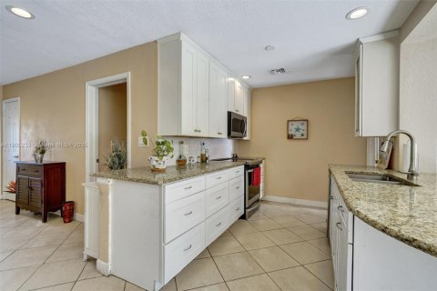 Купить виллу или дом в Холливуд, Флорида 3 спальни, 127.93м2, № 1975554 - фото 6