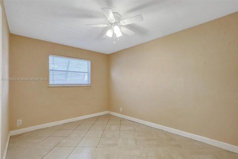 Купить виллу или дом в Холливуд, Флорида 3 спальни, 127.93м2, № 1975554 - фото 24