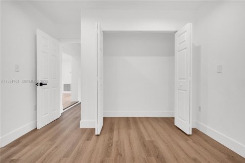 Снять в аренду виллу или дом в Майами, Флорида 3 спальни, 140.65м2, № 1986031 - фото 19