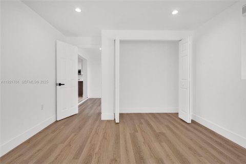 Снять в аренду виллу или дом в Майами, Флорида 3 спальни, 140.65м2, № 1986031 - фото 24