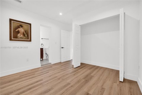 Снять в аренду виллу или дом в Майами, Флорида 3 спальни, 140.65м2, № 1986031 - фото 20