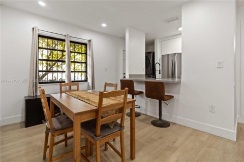 Adosado en alquiler en Miami, Florida, 3 dormitorios, 111.48 m2 № 2057737 - foto 5