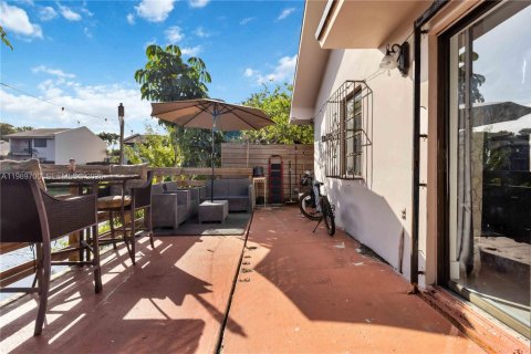 Adosado en alquiler en Miami, Florida, 3 dormitorios, 111.48 m2 № 2057737 - foto 19