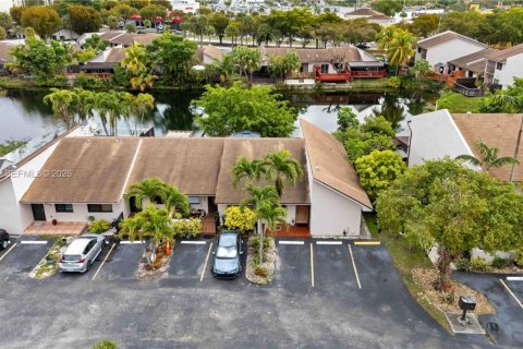 Adosado en alquiler en Miami, Florida, 3 dormitorios, 111.48 m2 № 2057737 - foto 24