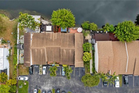 Adosado en alquiler en Miami, Florida, 3 dormitorios, 111.48 m2 № 2057737 - foto 26