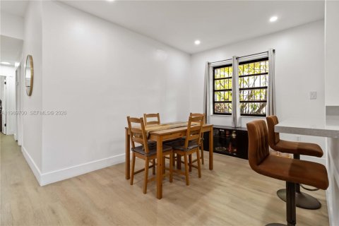 Adosado en alquiler en Miami, Florida, 3 dormitorios, 111.48 m2 № 2057737 - foto 7