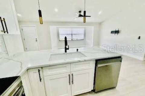 Villa ou maison à vendre à North Port, Floride: 3 chambres, 121.52 m2 № 1806861 - photo 6