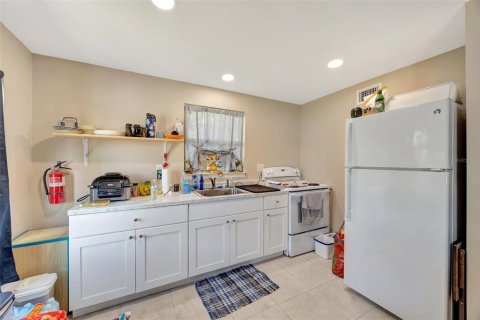 Commercial property in New Port Richey, Florida 3 bedrooms, 255.76 sq.m. № 1733055 - photo 16