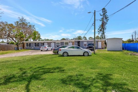Commercial property in New Port Richey, Florida 3 bedrooms, 255.76 sq.m. № 1733055 - photo 3