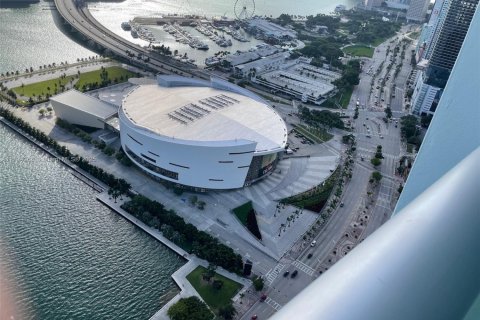 Condo in Miami, Florida, 1 bedroom  № 1956938 - photo 14