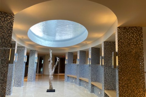 Condo in Miami, Florida, 1 bedroom  № 1956938 - photo 15