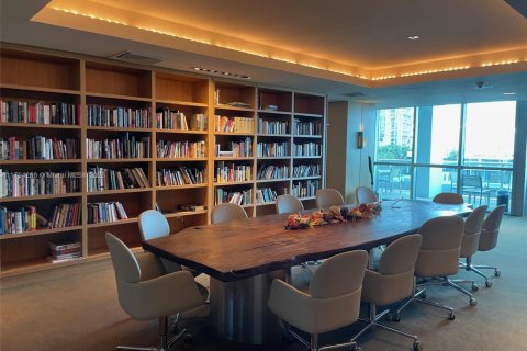 Condo in Miami, Florida, 1 bedroom  № 1956938 - photo 17