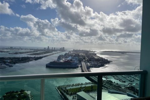 Condo in Miami, Florida, 1 bedroom  № 1956938 - photo 13
