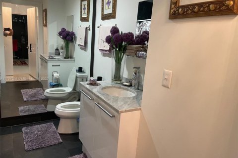 Condo in Miami, Florida, 1 bedroom  № 1956938 - photo 4