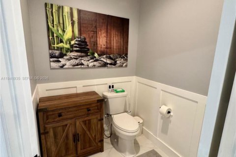 House in Miramar, Florida 5 bedrooms, 344.3 sq.m. № 1999078 - photo 17