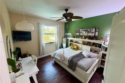 House in Miramar, Florida 5 bedrooms, 344.3 sq.m. № 1999078 - photo 20